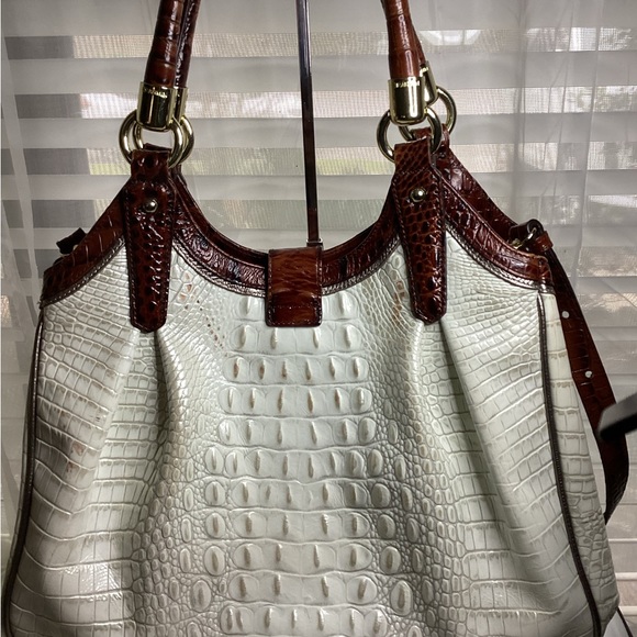 Sold! Authentic Brahmin bag with matching wallet - Picture 2 of 14